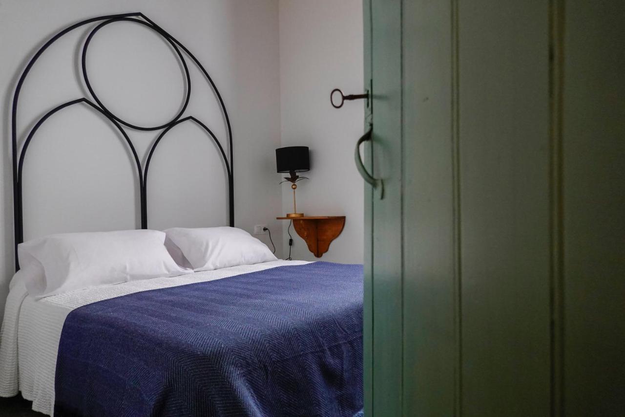 Hospederia Santa Clara Aparthotel Utrera Exterior photo